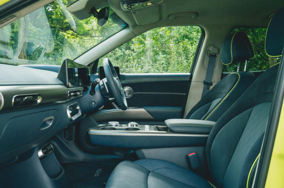 11 genesis g60 sport plus rt 2022 front seats 11 genesis g60 sport plus rt 2022 front seats