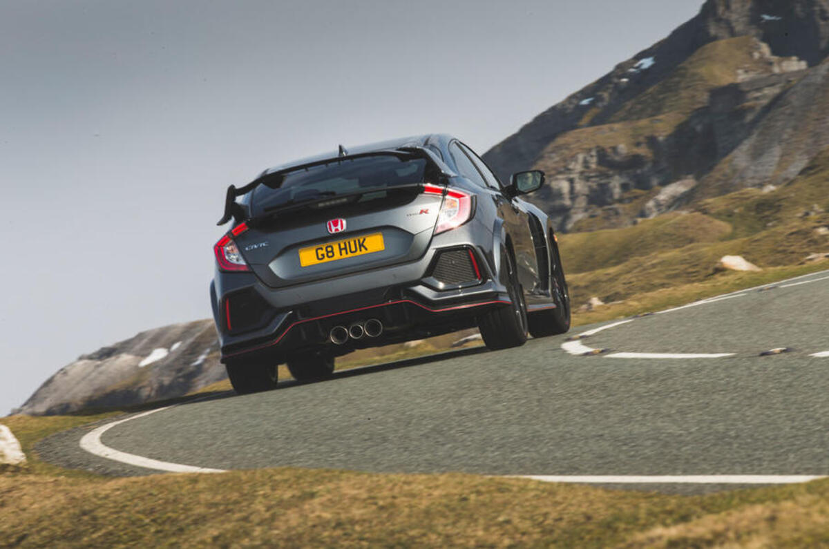 11 honda civic type r 2019 rt cornering rear