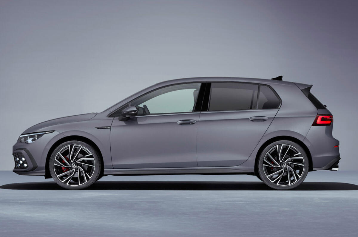Volkswagen Golf GTD 2020 - stationary side