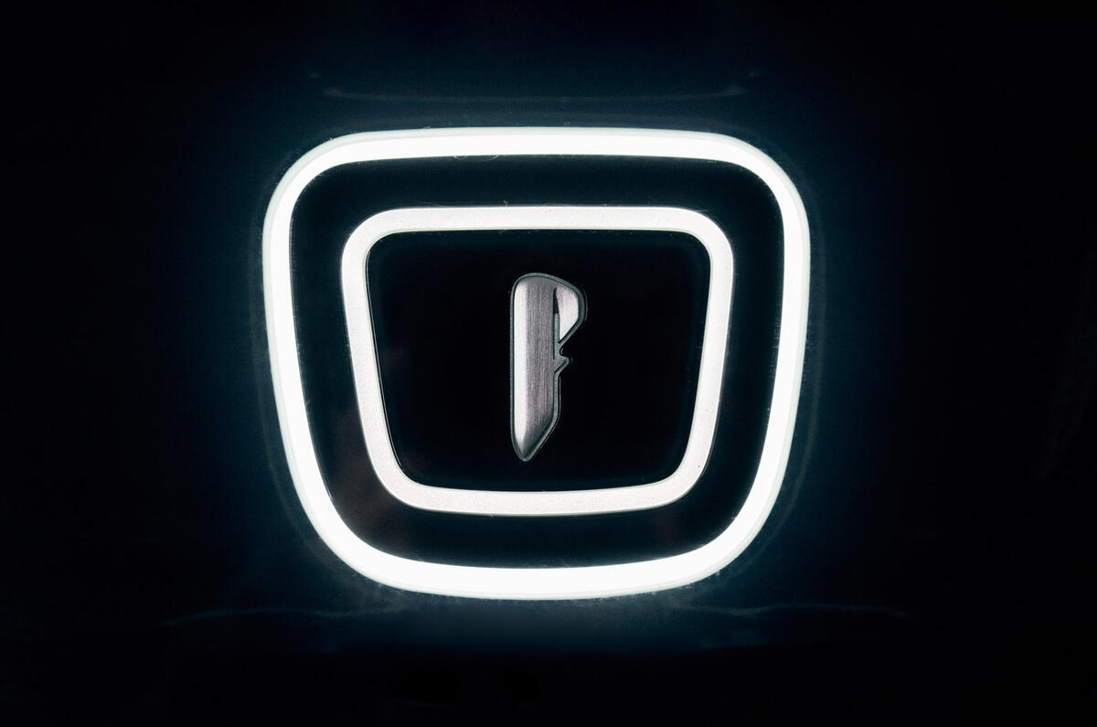 Pininfarina Battista Anniversario 2020 - light