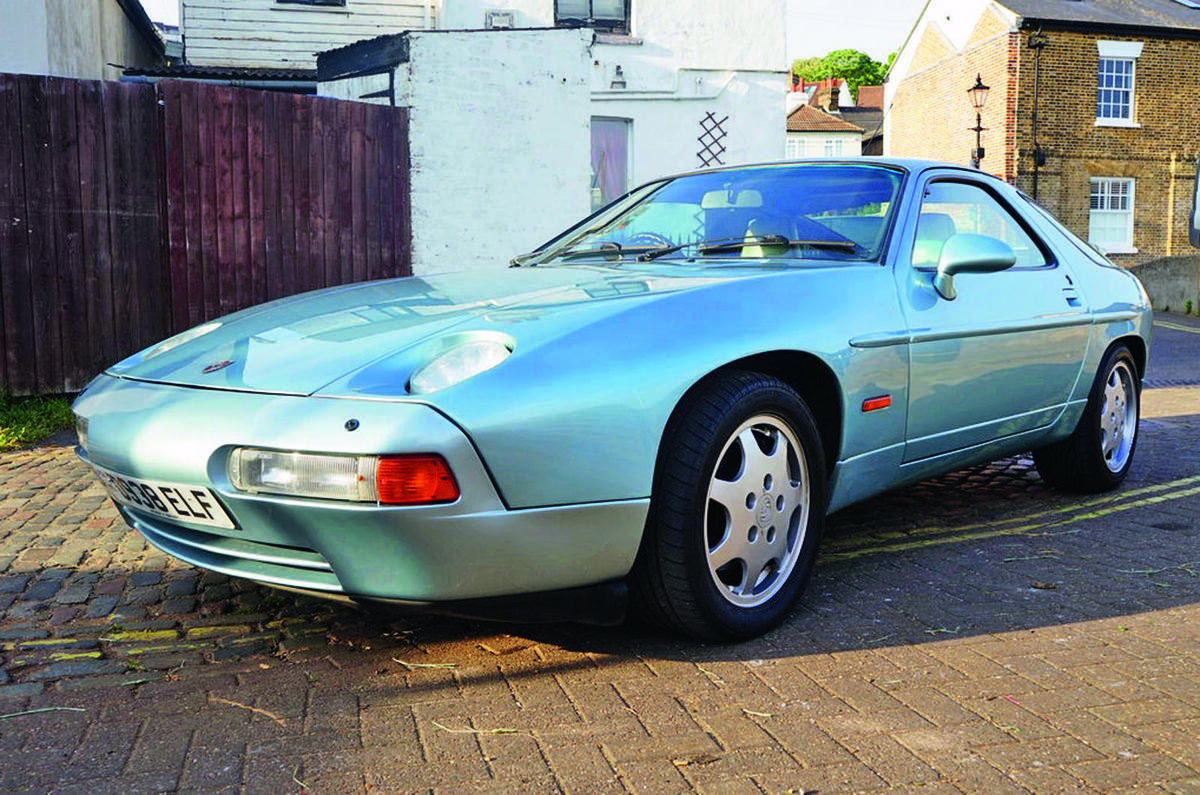 Porsche 928 - front