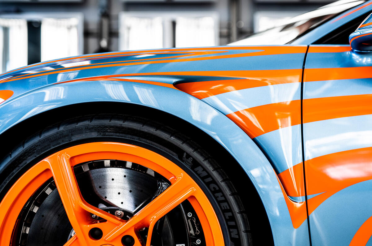 11 bugatti vagues de lumiere 11 bugatti vagues de lumiere