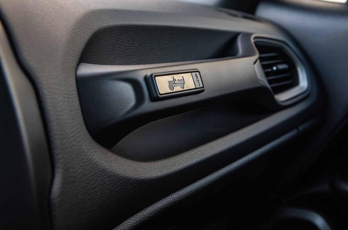 11 JeepRenegade80thAnniversary