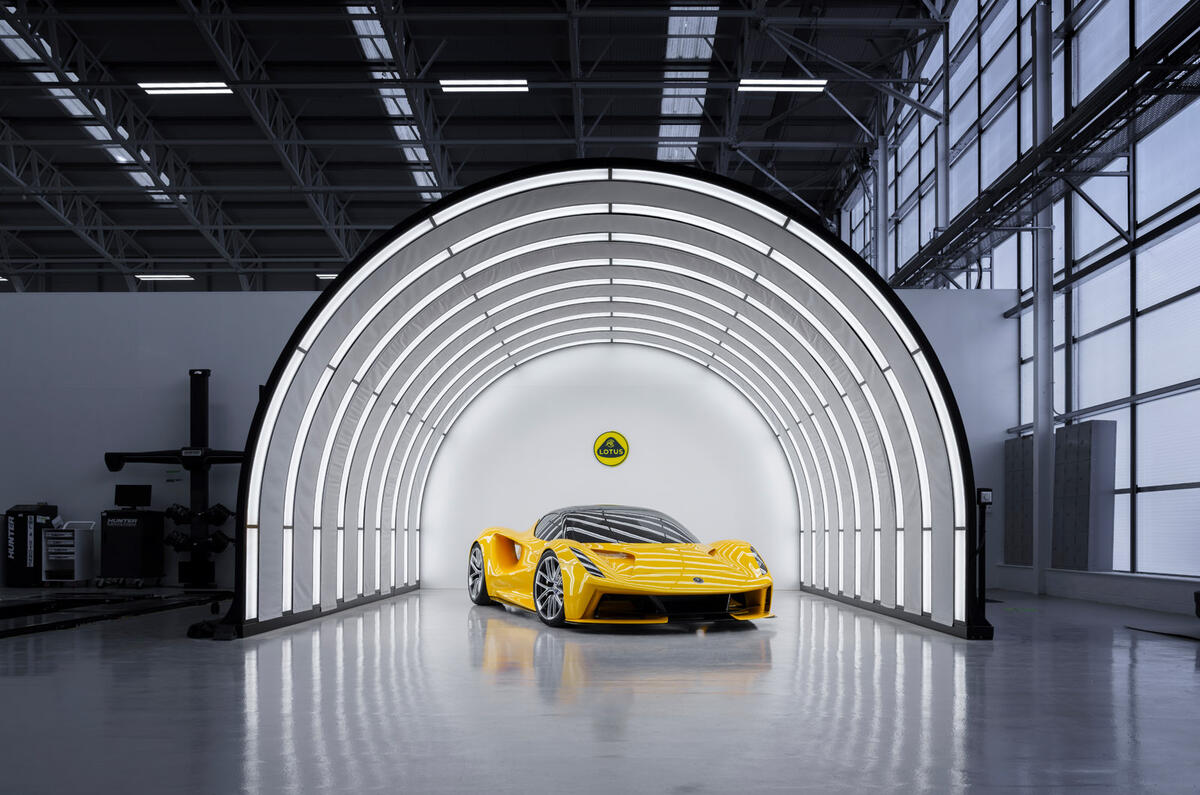 11 LOTUS EVIJA©DEAN SMITH 109