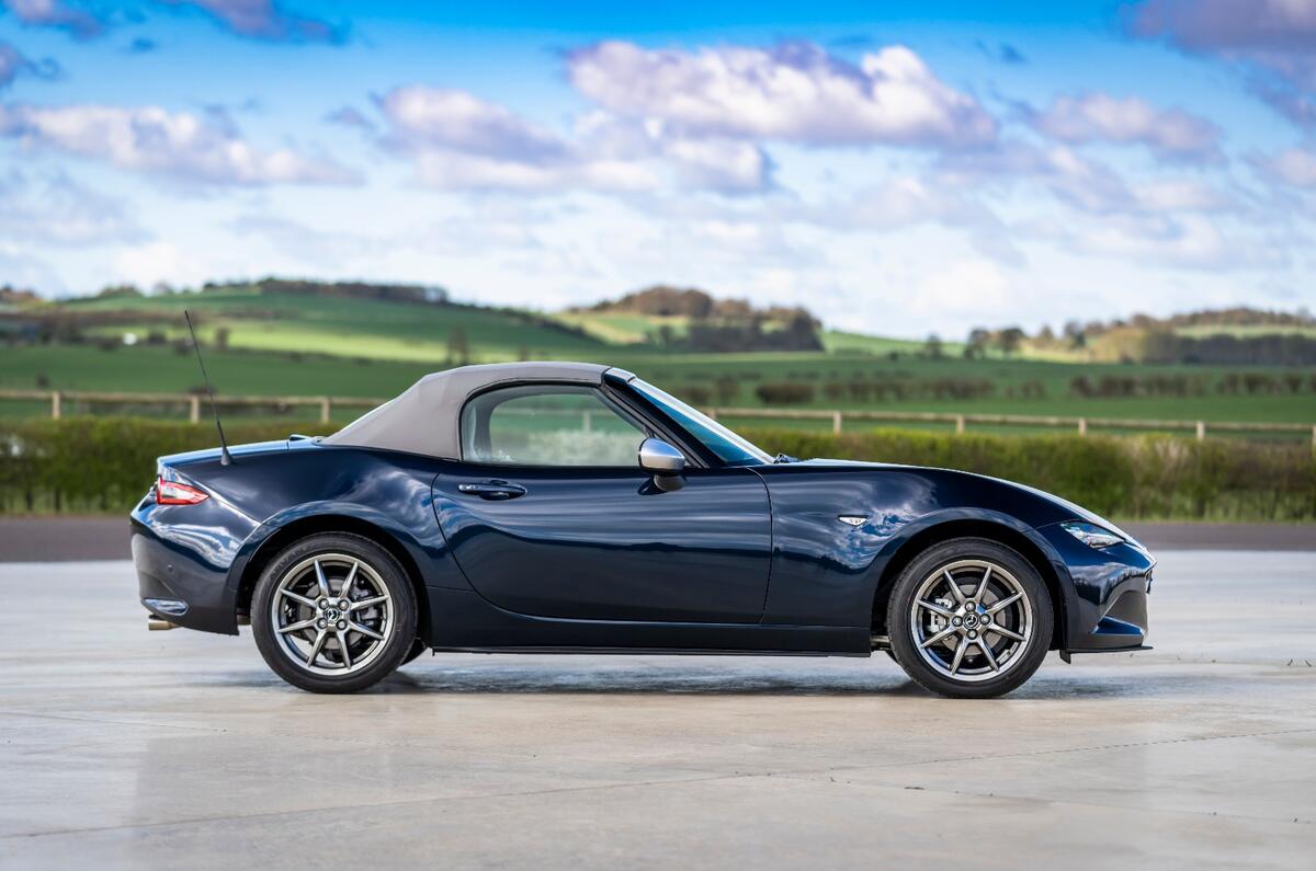 11 Mazda MX 5 Venture