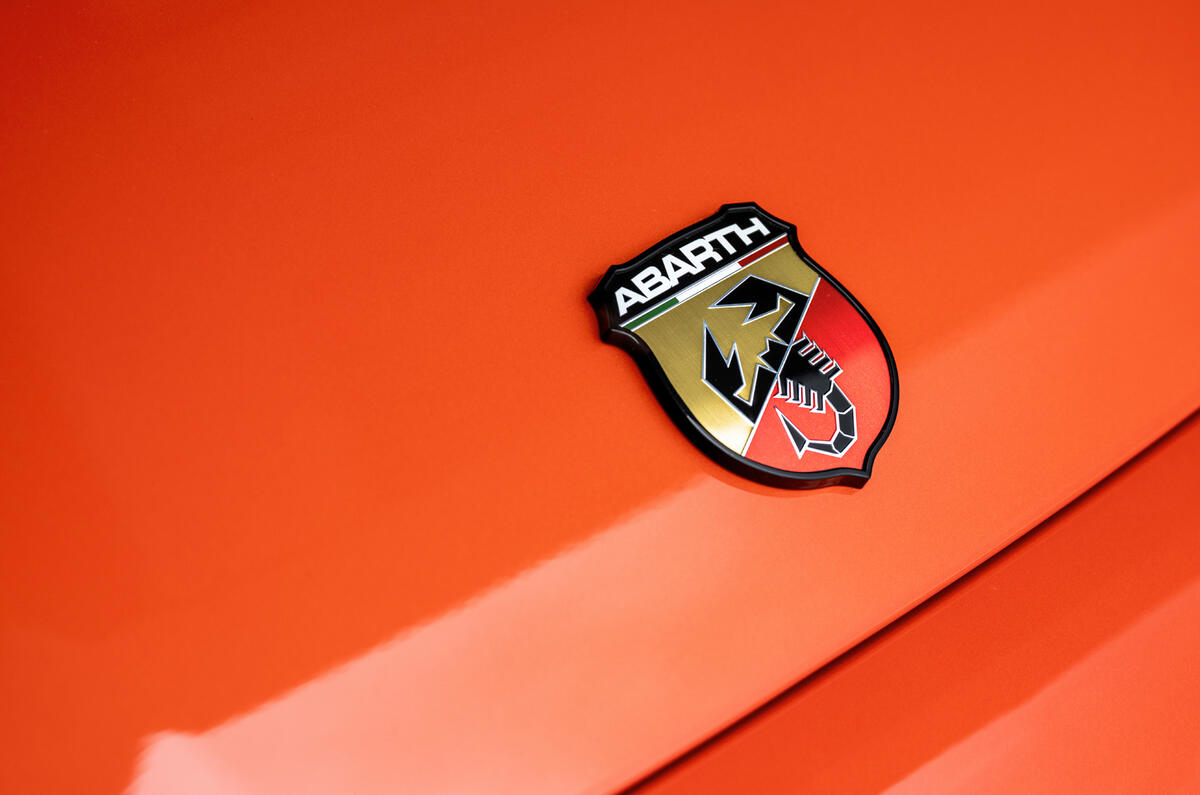 Abarth 600e Competizione