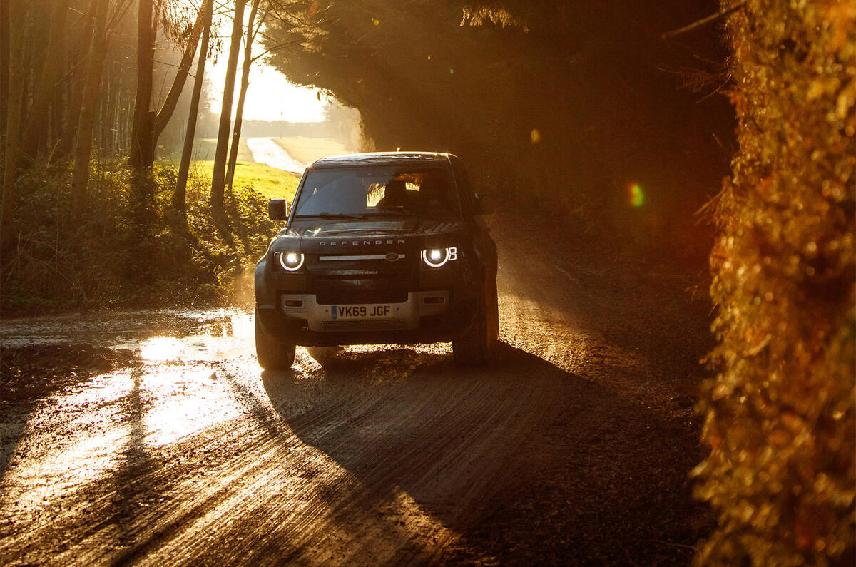 Land Rover Defender 2020 - hero front Land Rover Defender 2020 - hero front