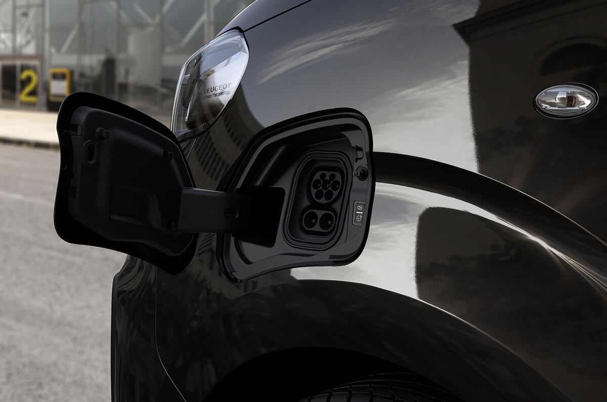 Peugeot e-Traveller 2020 - wing mirror Peugeot e-Traveller 2020 - wing mirror