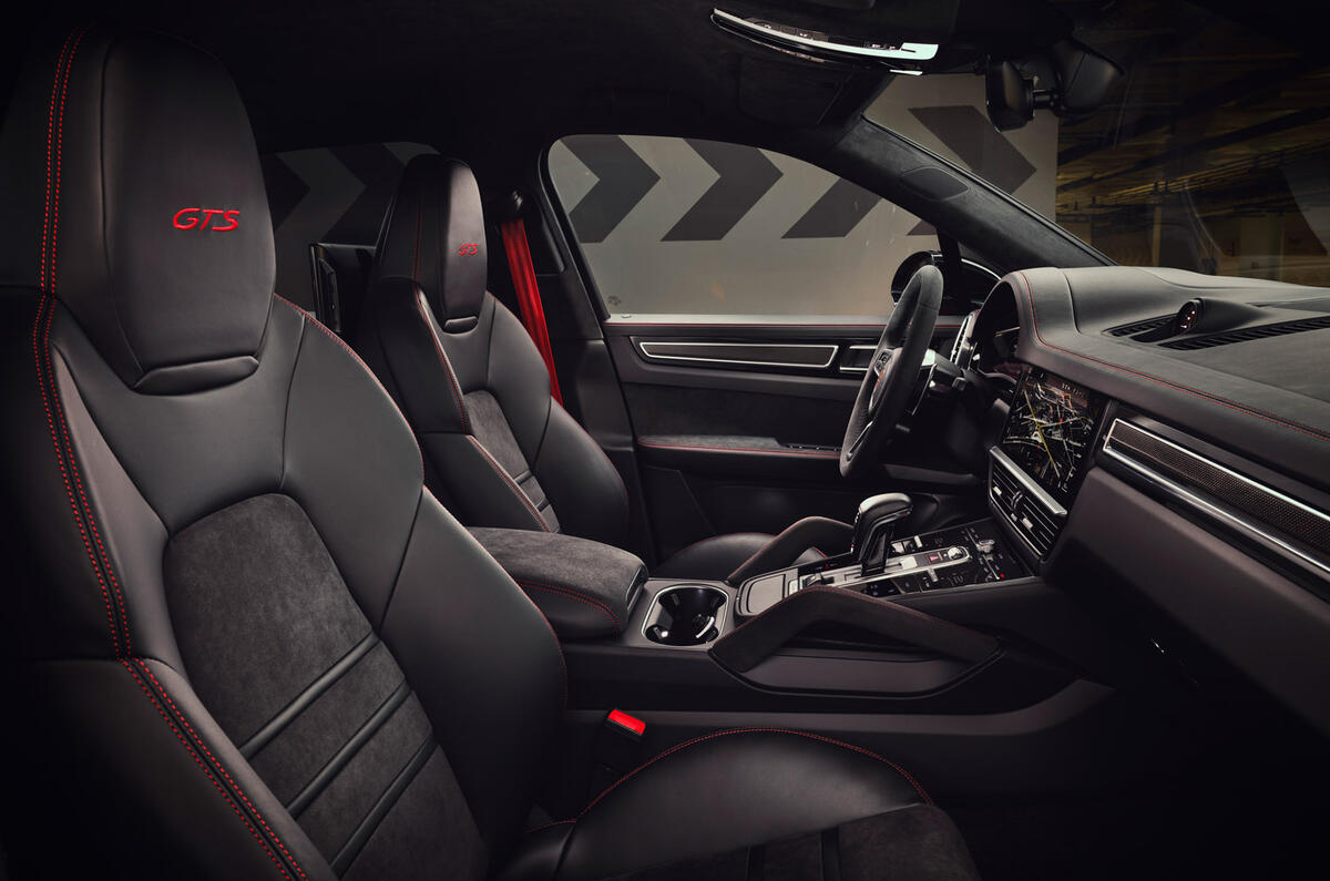 Porsche Cayenne GTS 2020 - interior