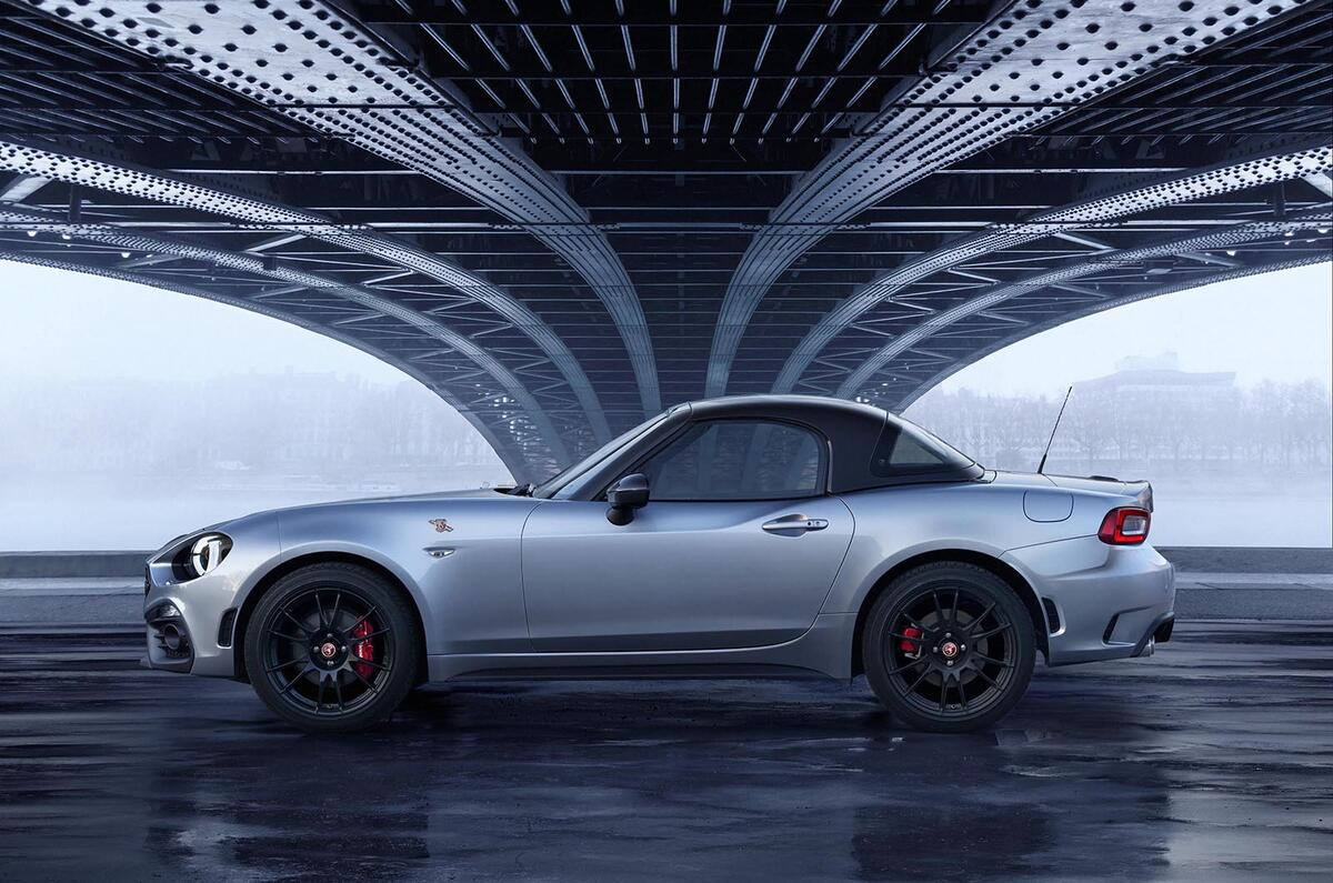 Abarth 124 GT revealed with removable hard top