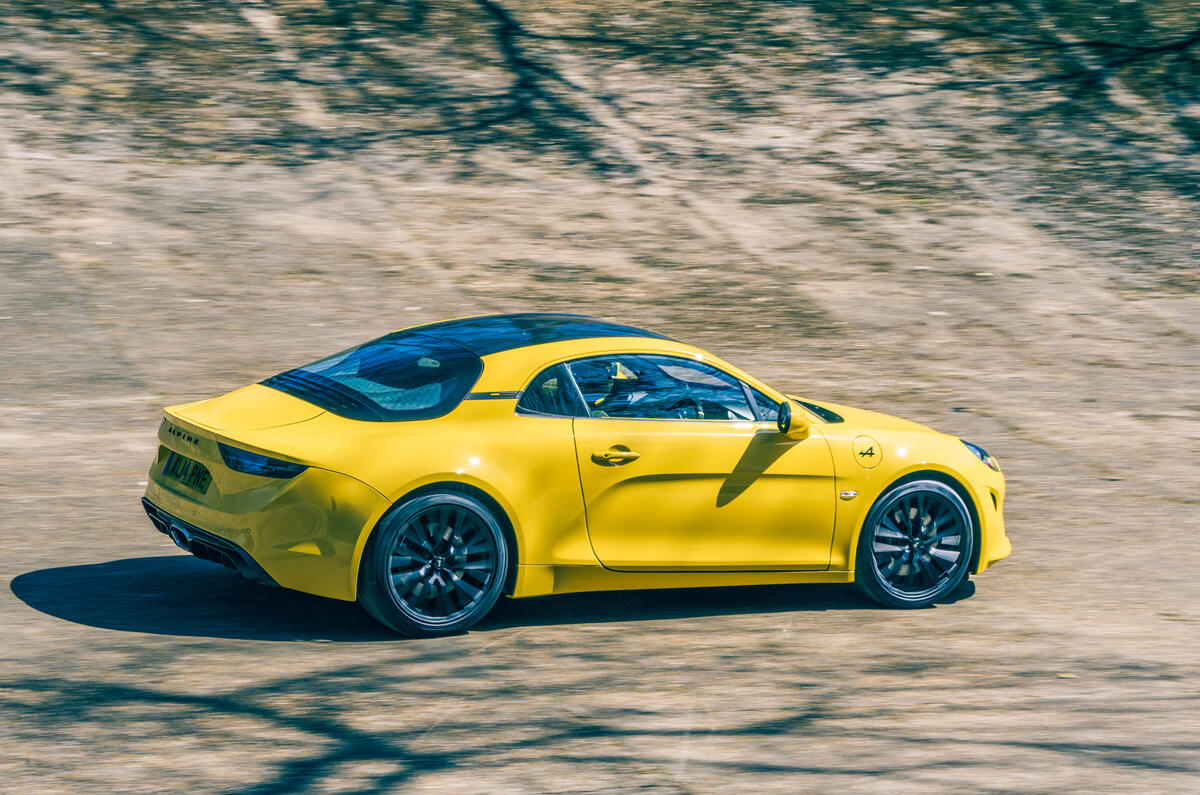 12 Autocar Awards 21  3