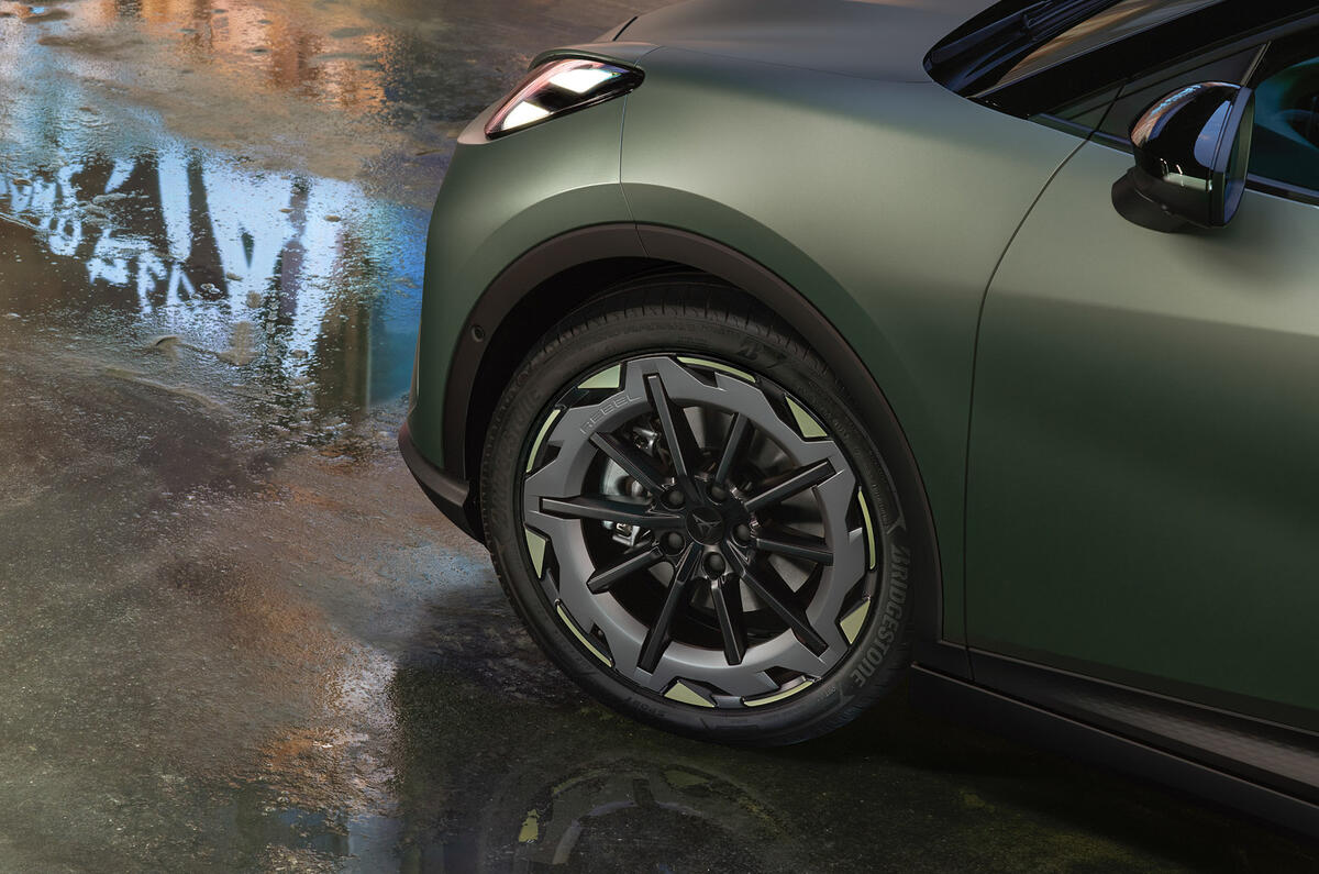 12 CUPRA Raval Manganese Matt