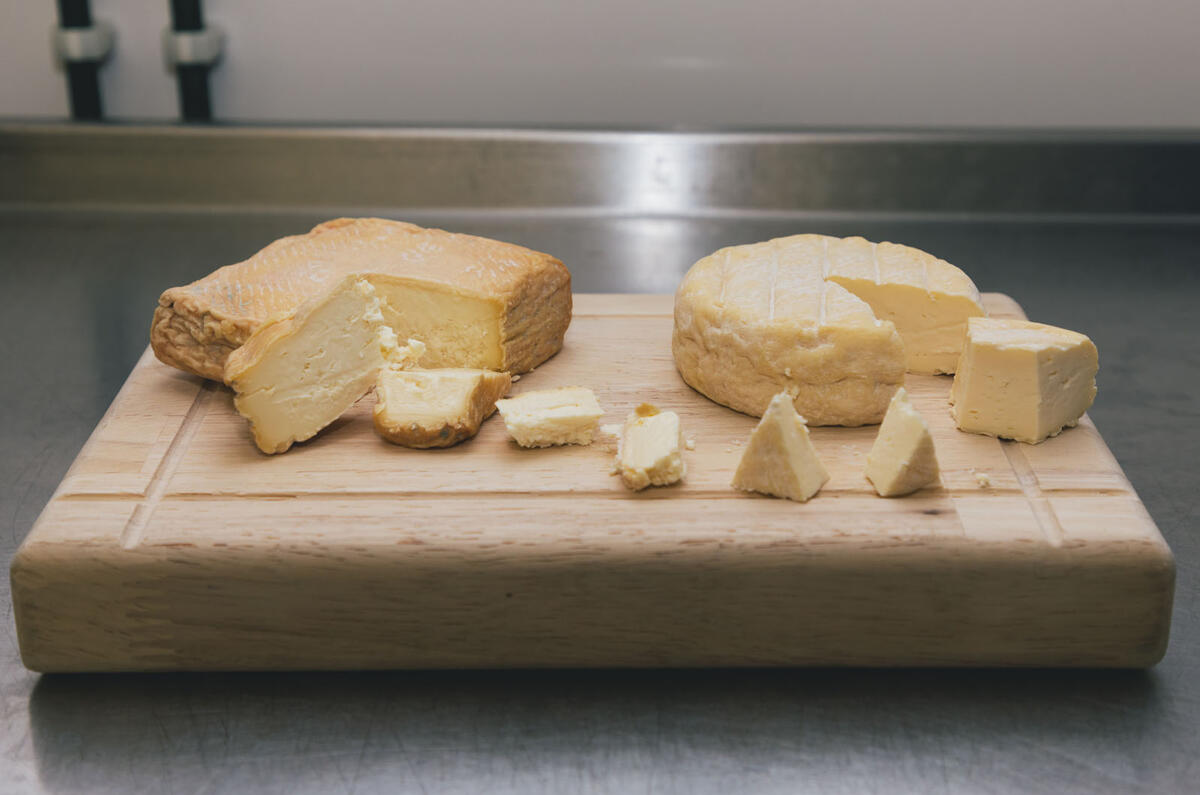 Beamer and basket Beamer and basket