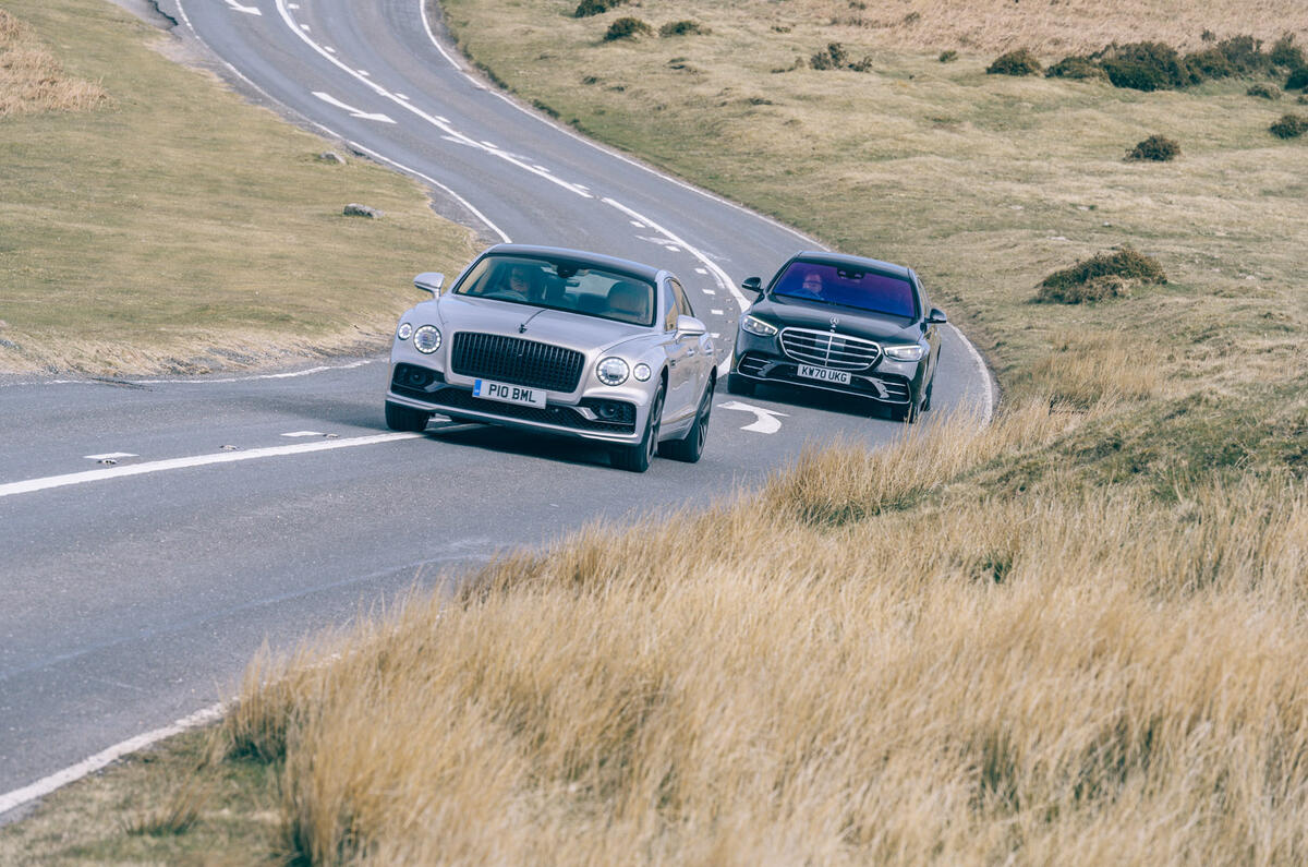 12 olg Flying Spur vs Mercedes Benz S400d 4matic 2021 4671