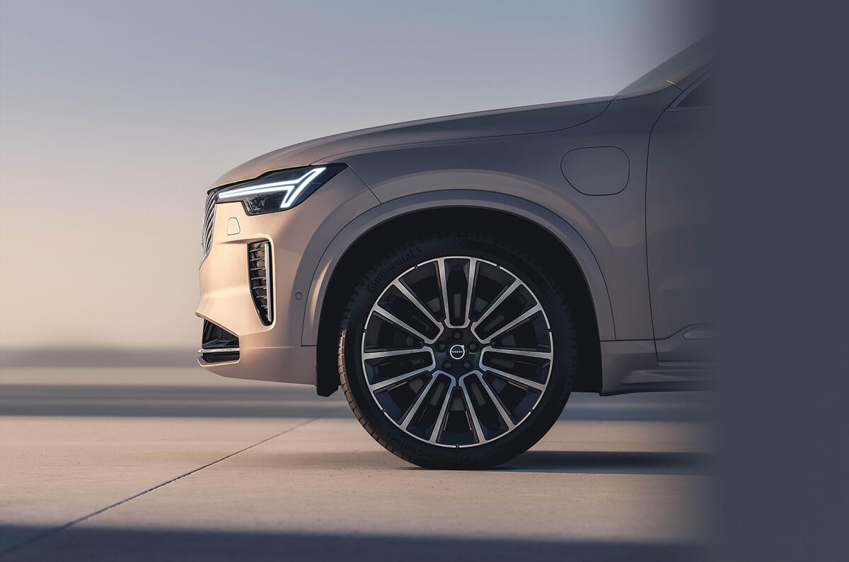 12 Volvo New XC90 exterior 12 Volvo New XC90 exterior