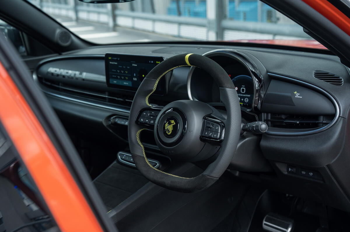 Abarth 600e Competizione