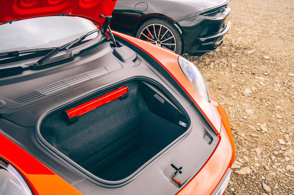 Porsche 911 - storage Porsche 911 - storage