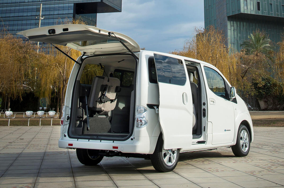 Nissan e-NV200 boot open