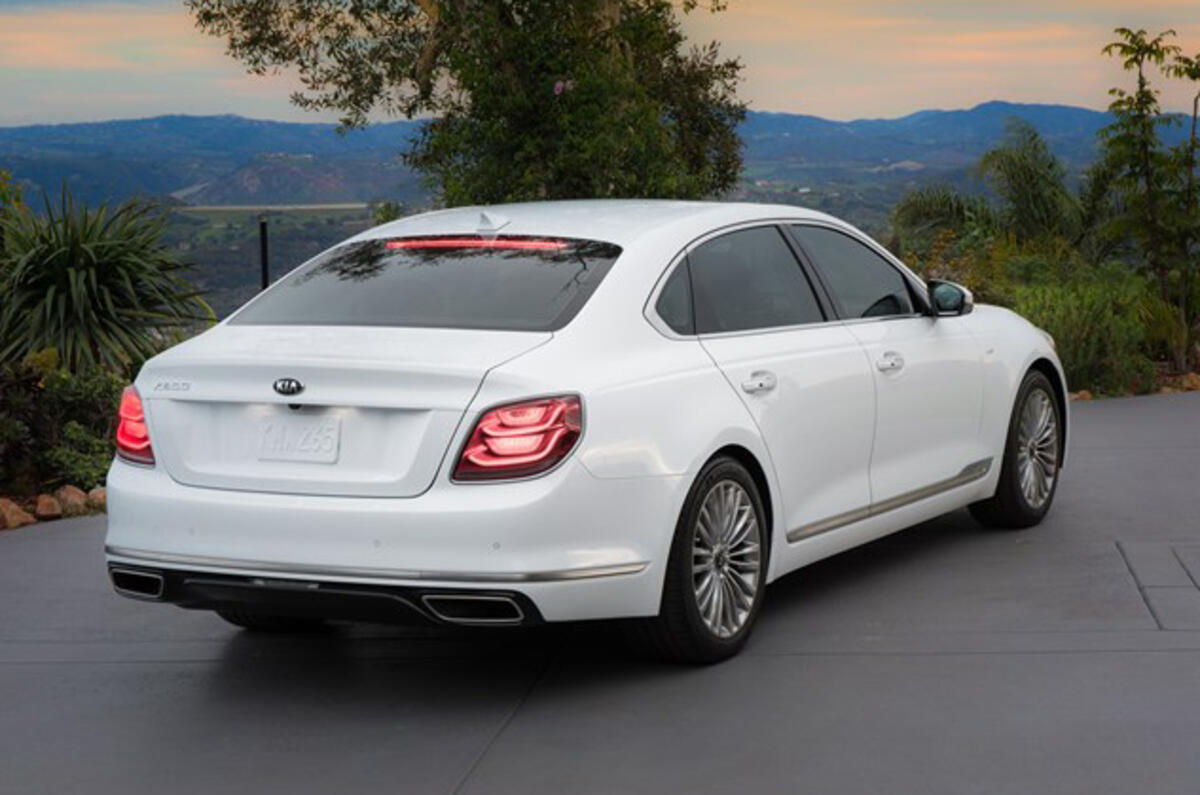 New Kia K900 US flagship demonstrates brand’s future tech