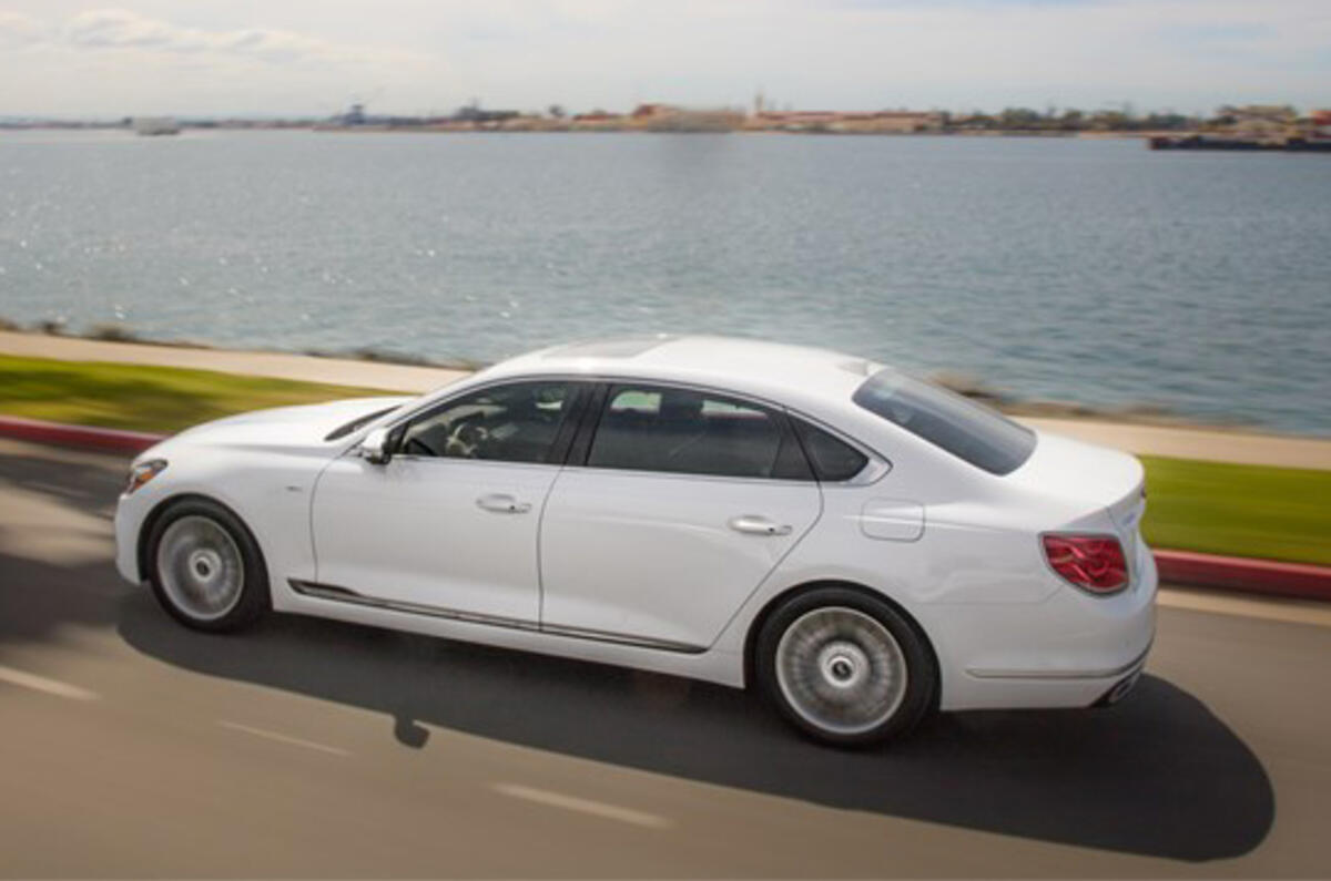 New Kia K900 US flagship demonstrates brand’s future tech