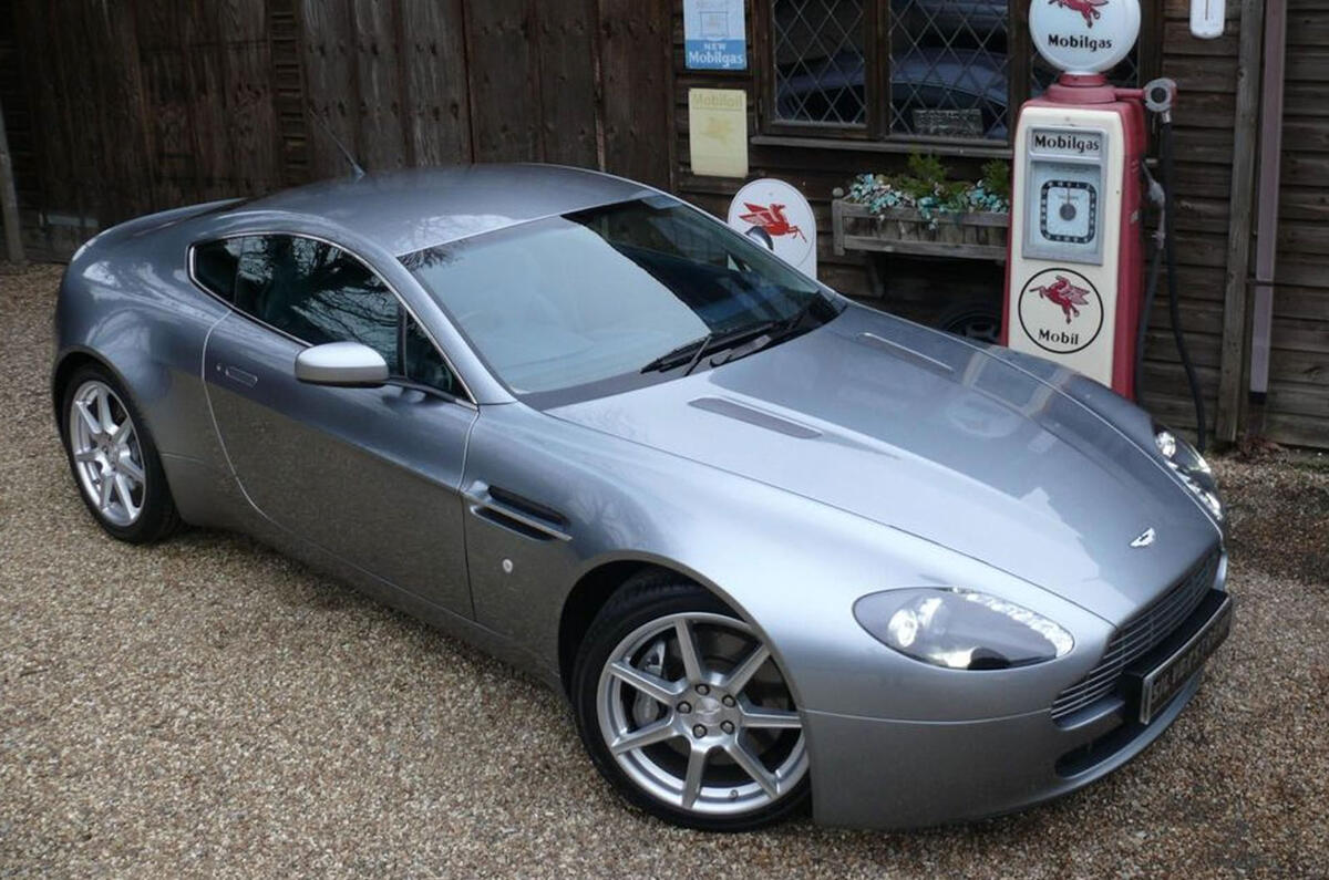 Aston Martin Vantage 4.3 V8 Aston Martin Vantage 4.3 V8