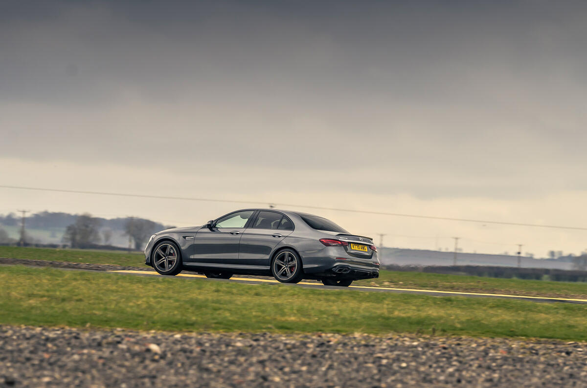 13 BMW M3 group 2021 8010