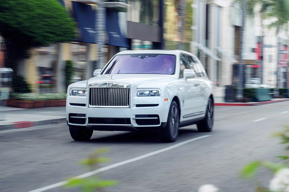 Rolls-Royce Cullinan - tracking front Rolls-Royce Cullinan - tracking front