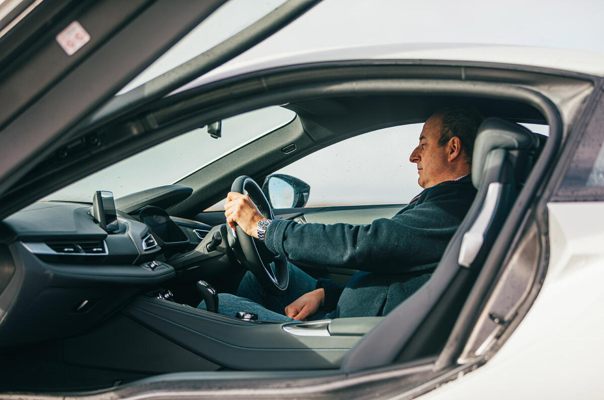 BMW i8 - interior