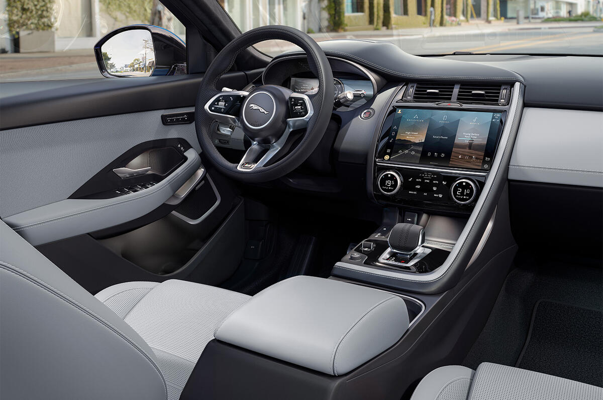 Jaguar E-Pace - interior