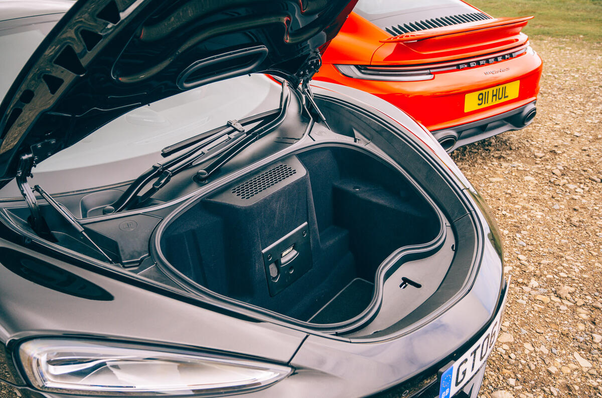 McLaren GT - storage McLaren GT - storage