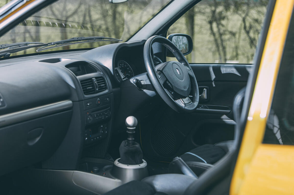 14 Clio V6 2021 3 14 Clio V6 2021 3