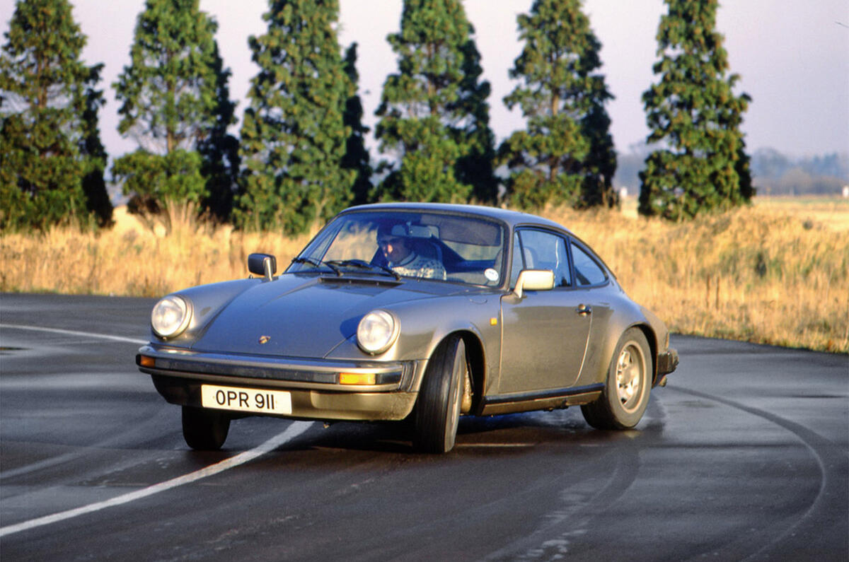 Porsche 911 - tracking front