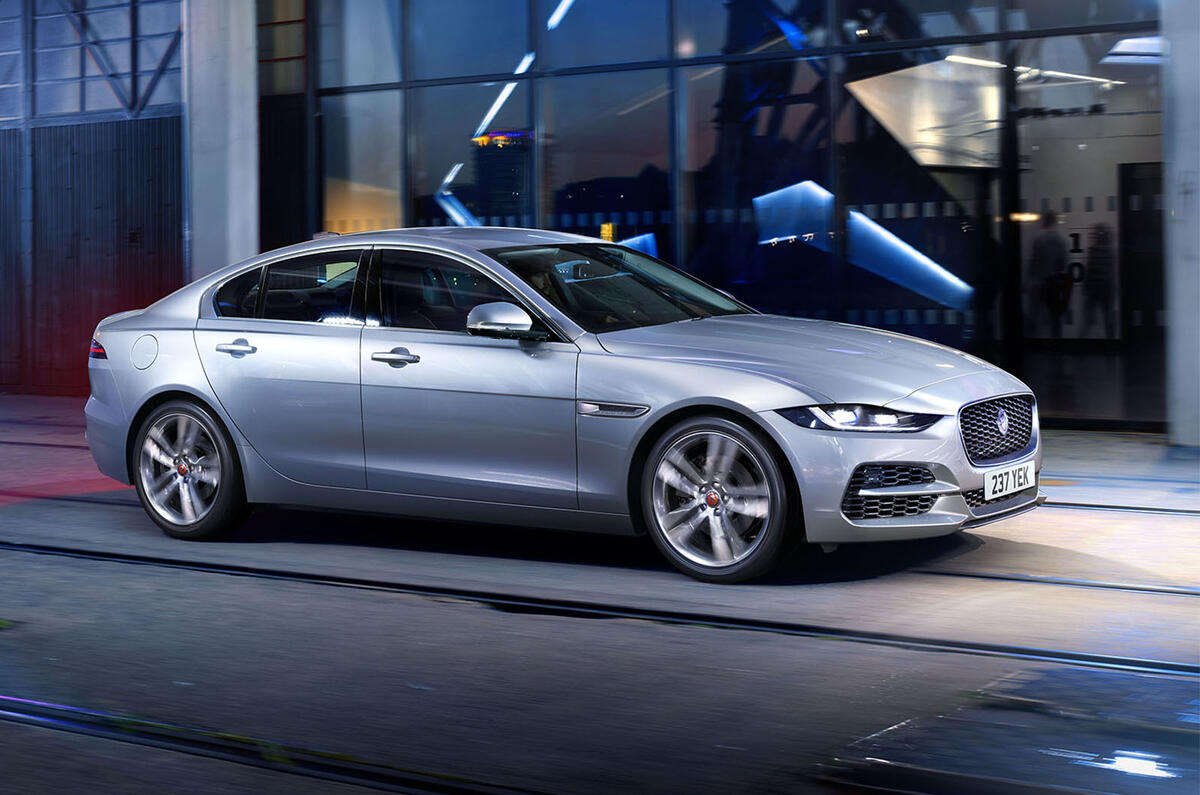 Jaguar XE - side Jaguar XE - side