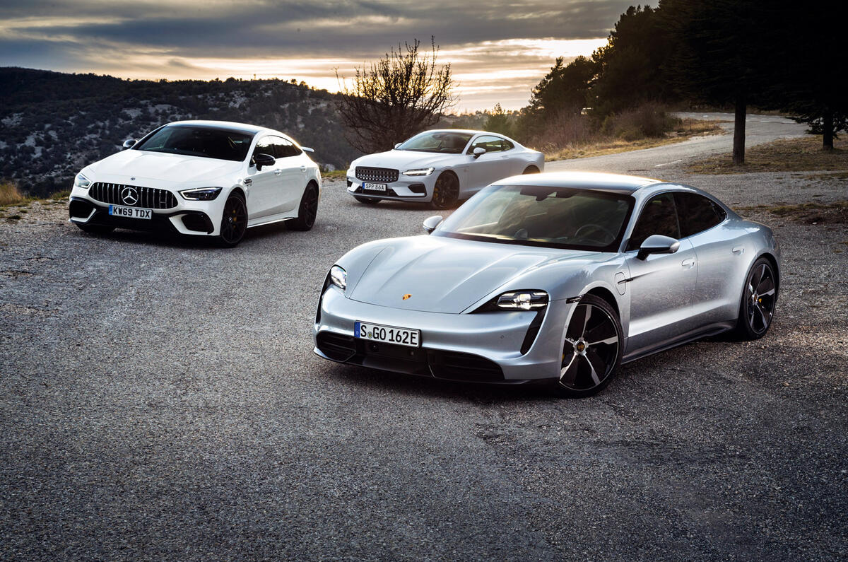 Porsche Taycan Turbo S - stationary front