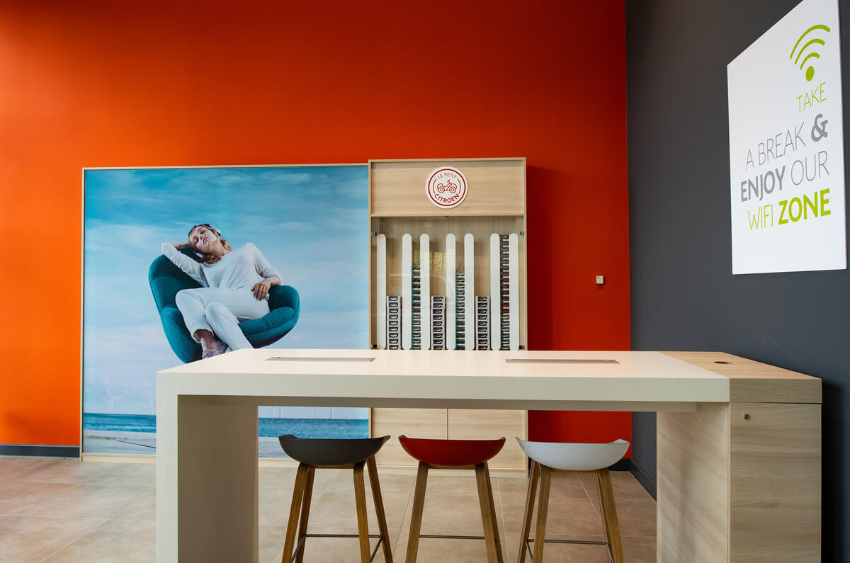 PSA flagship store PSA flagship store