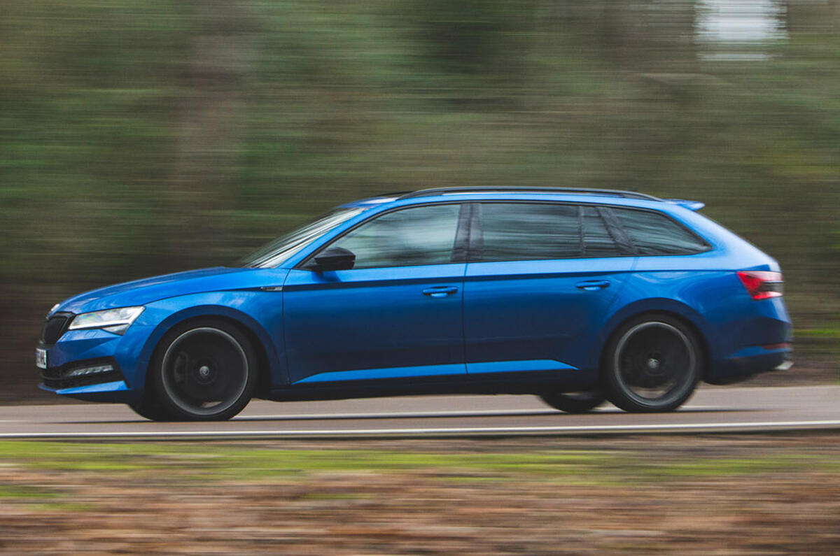 Skoda Superb Estate - hero side