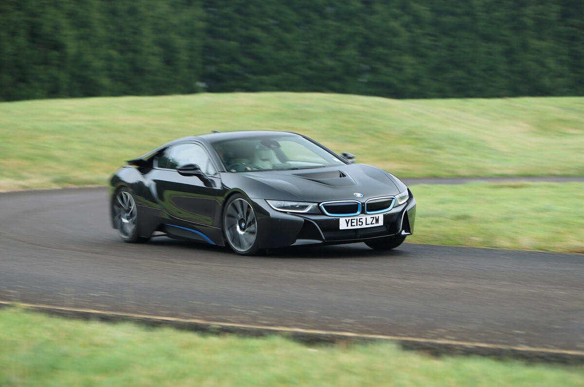 BMW i8