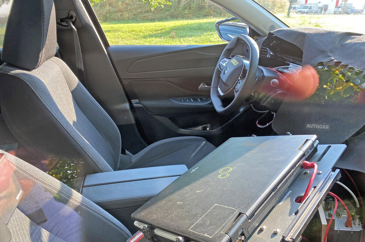 2022 Peugeot 308 prototype - interior 2022 Peugeot 308 prototype - interior