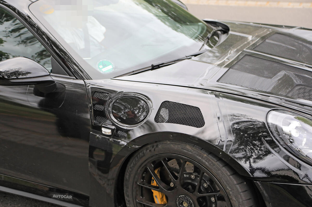 Porsche 911 GT3 RS - spy shots