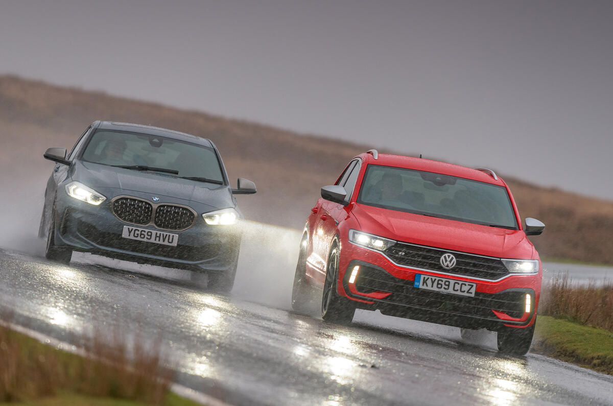 BMW M135i and VW T-Roc R - tracking front