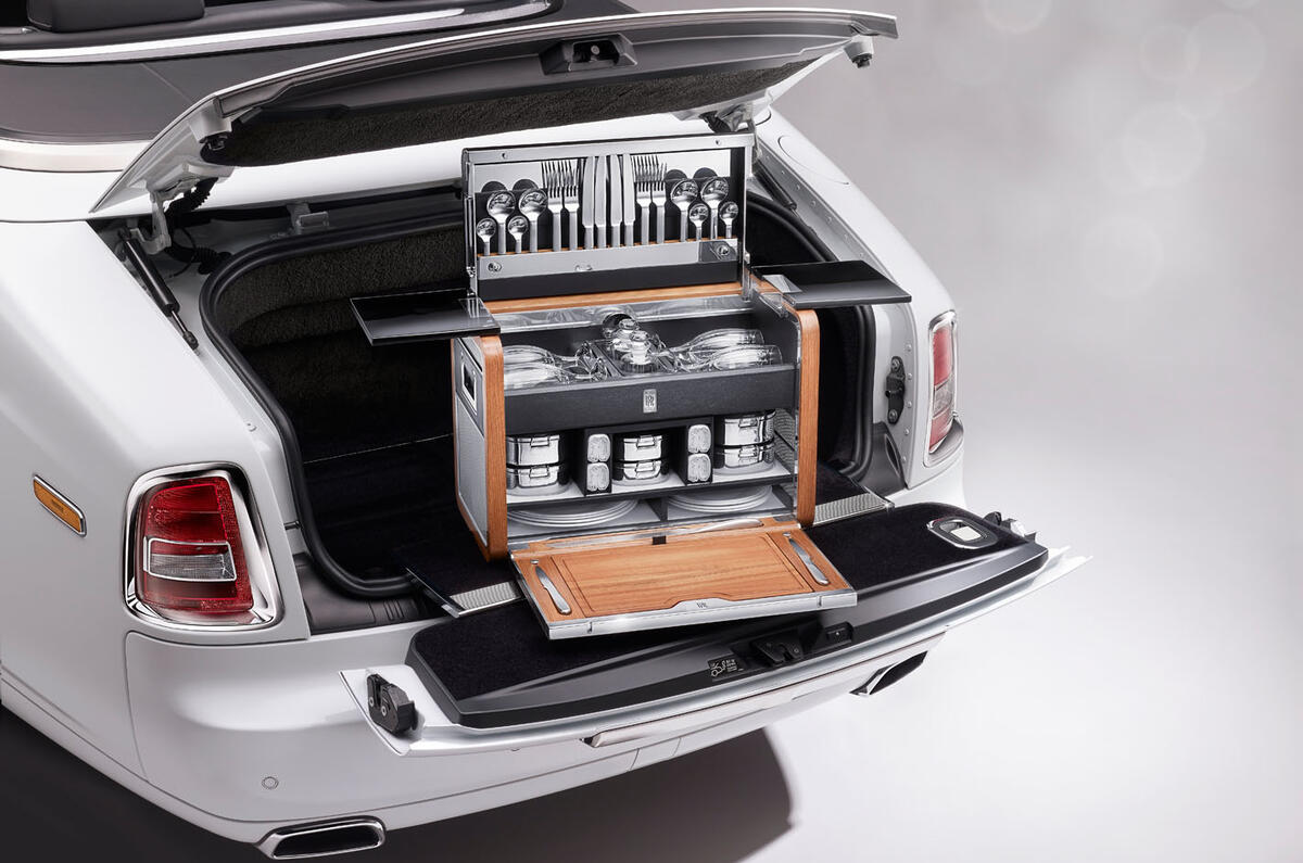 Beamer and basket Beamer and basket