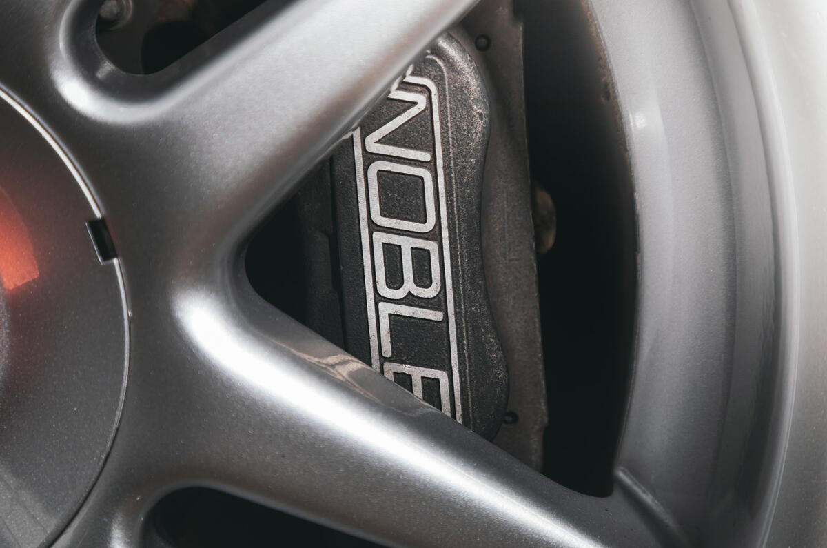 15 Noble feature 4 15 Noble feature 4