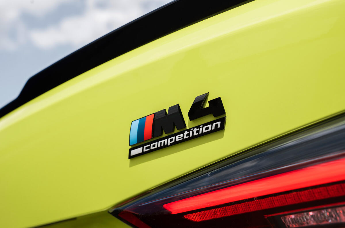 BMW M4 - logo BMW M4 - logo