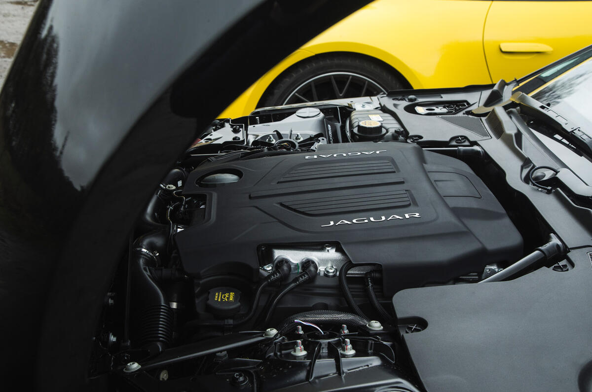 Jaguar F-Type R 2020 - engine Jaguar F-Type R 2020 - engine
