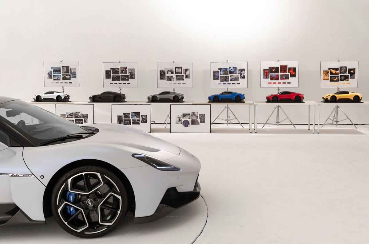 Maserati MC20 - side