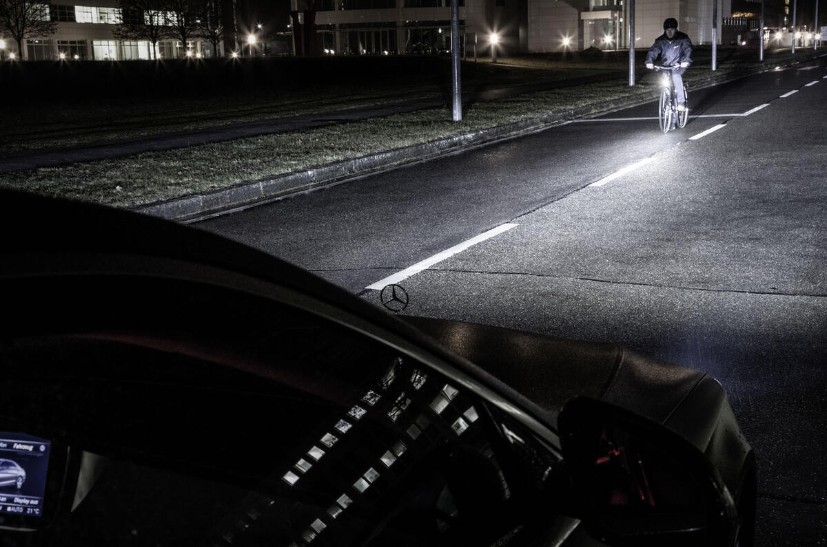 Mercedes-Benz reveals new digital lighting technology