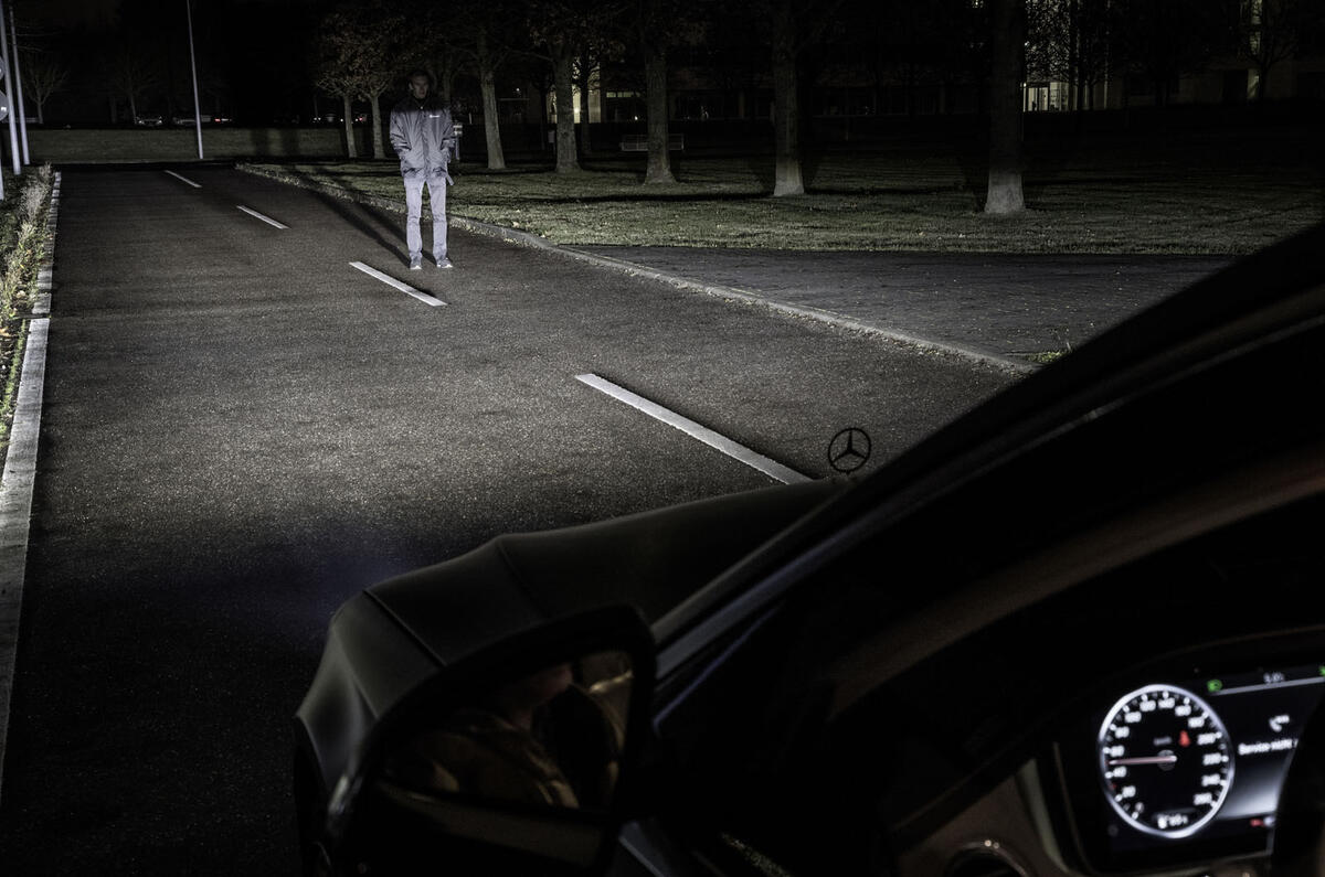 Mercedes-Benz reveals new digital lighting technology