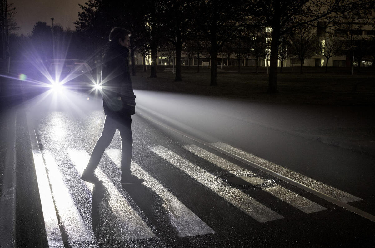 Mercedes-Benz reveals new digital lighting technology