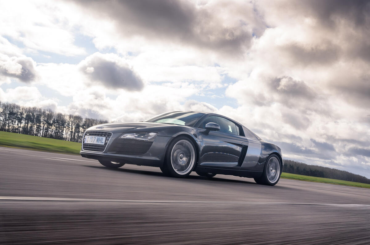 Audi R8 - hero side Audi R8 - hero side