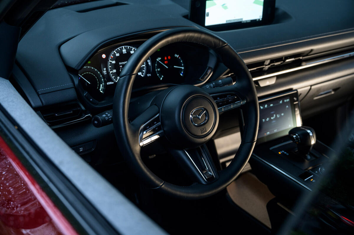 17 mazda mx 30